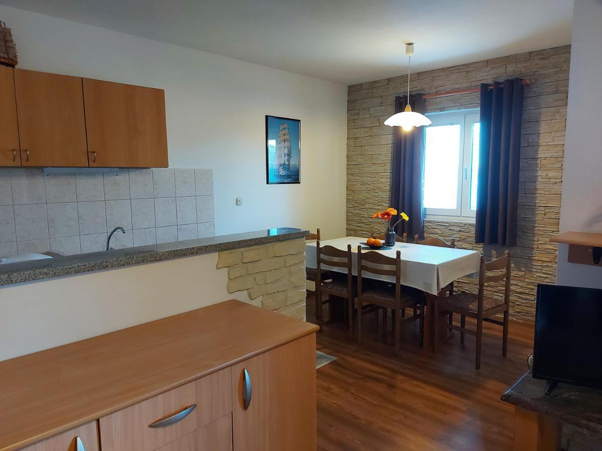 Apartmani Tatjana Okrug Gornji Dış mekan fotoğraf